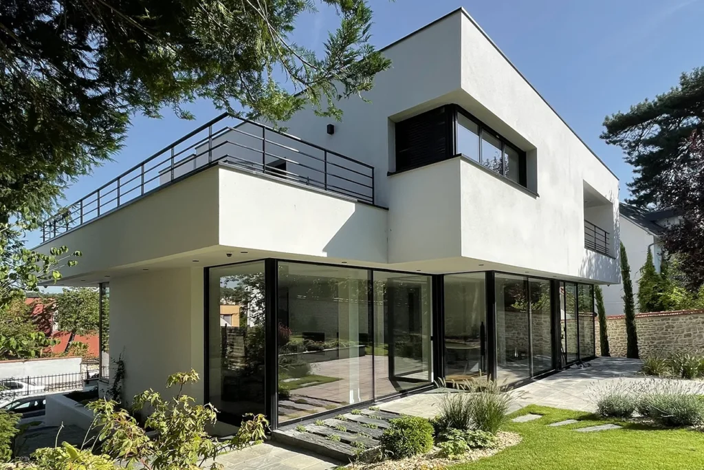 maison d'architecte sur un terrain en pente