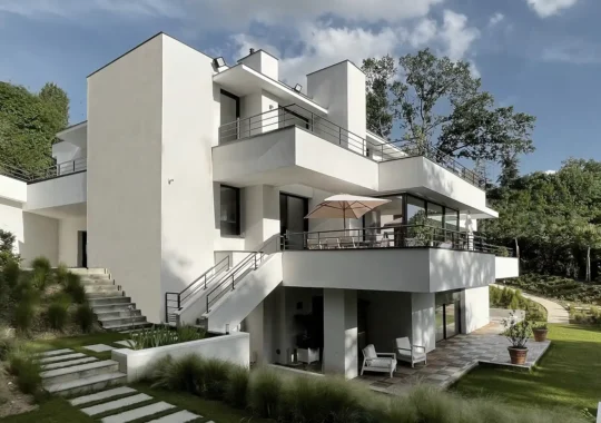 Maison insérée dans le site