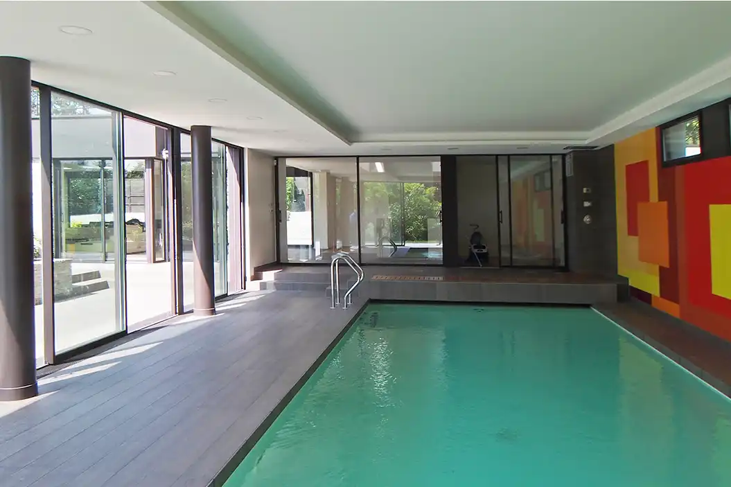 Piscine intérieure