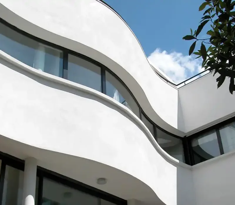 Maison architecture moderne: vue sur l'angle sud-ouest